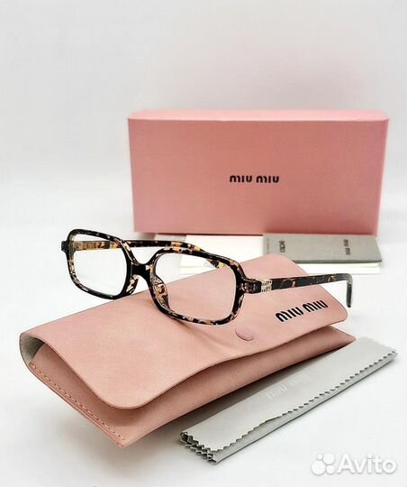 Солнцезащитные очки miu miu