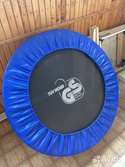 Батут на ножках