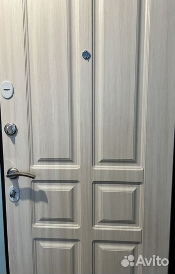 Дверь входная метал. левая бу 