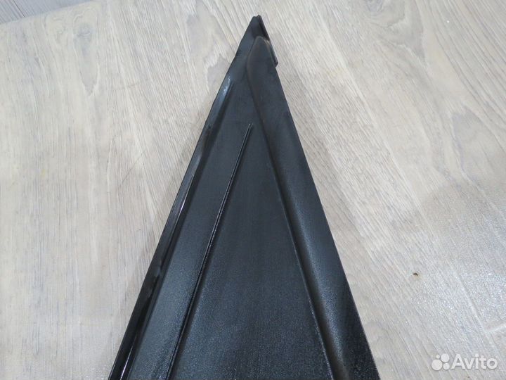 Накладка переднего правого крыла Ford Focus 3