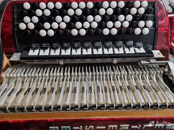 Баян Weltmeister Grandina Красный Перламутр