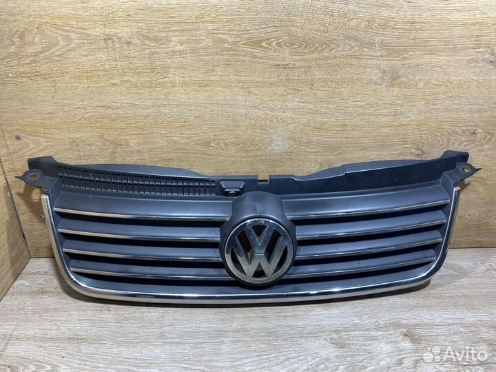 Решетка радиатора Volkswagen Passat B5+ Арт 130417
