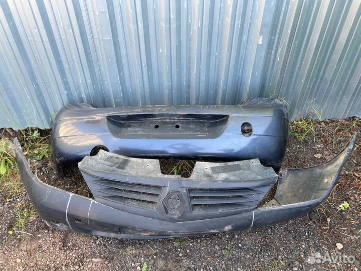 Бампера передний и задний Логан 1 под ремонт