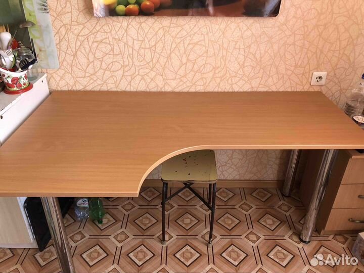 Компьютерный стол