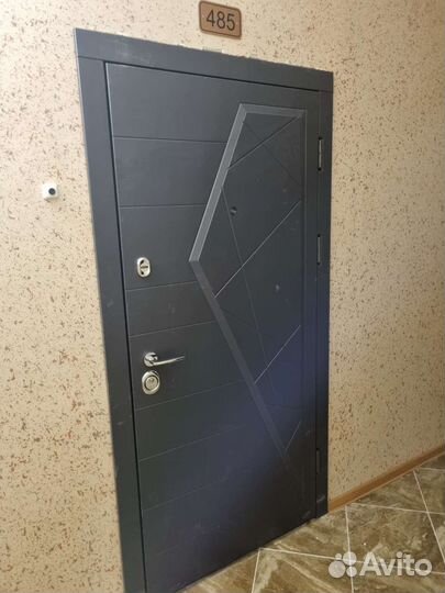 Установка входной двери замка доводчика