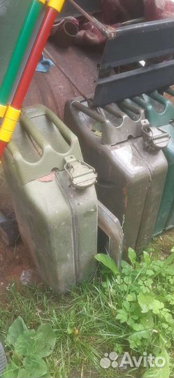 Канистры металлические 20 литров