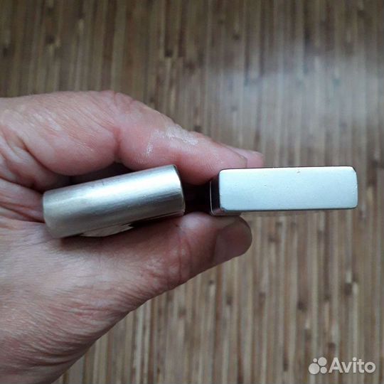 Зажигалка газовая