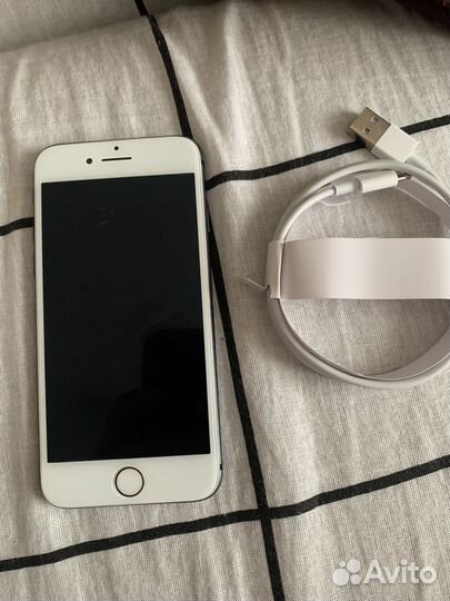 iPhone 8, 64 ГБ