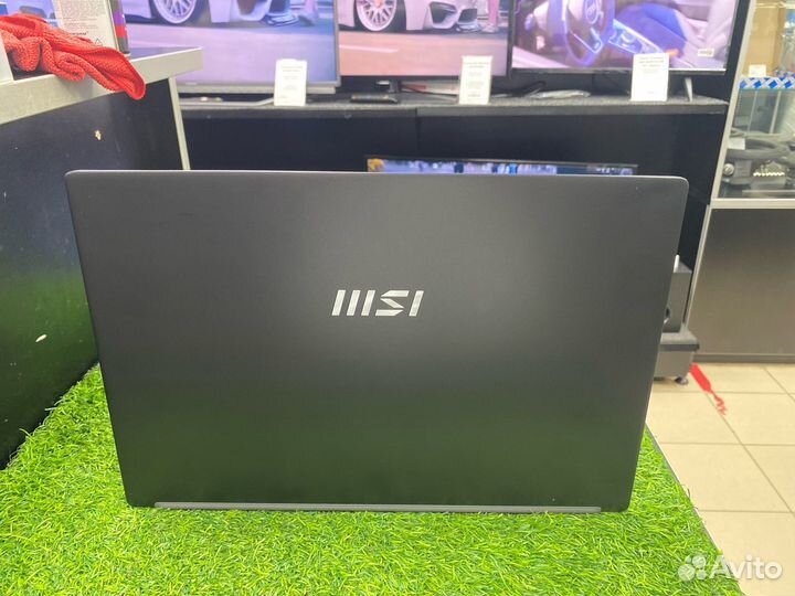 Ноутбук MSI Modern 15 B12