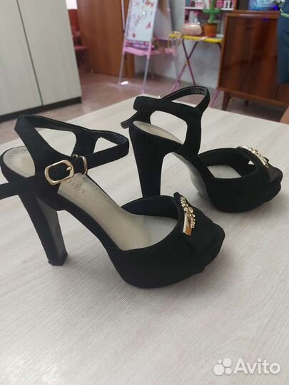 Женские туфли