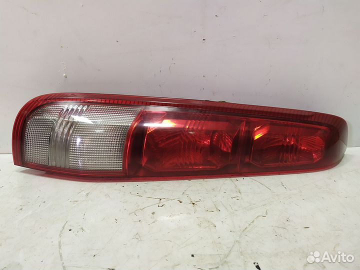 Фонарь задний левый оригинал nissan X-trail (T30)