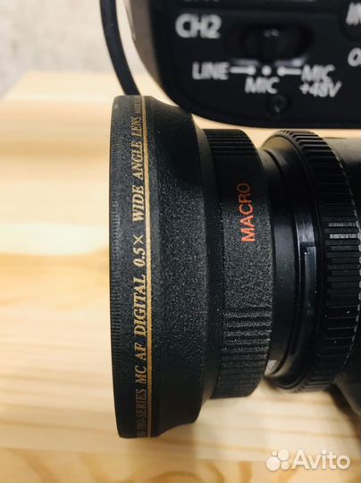 Видеокамера Canon XA-10