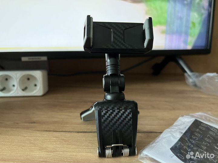 Автомобильный держатель для телефона универспльный