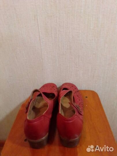 Туфли женские 39 размер кожаные новые