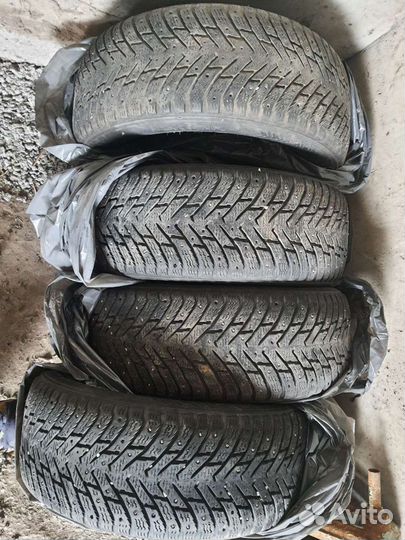 Nokian Tyres Hakkapeliitta 8 215/55 R17 30G