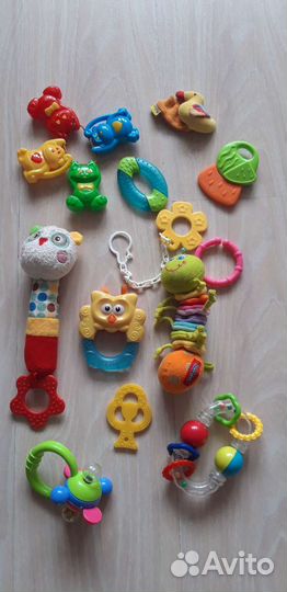Погремушки, развивающие игрушки