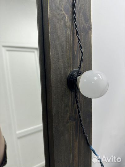 Гримерное зеркало с лампочками во весь рост