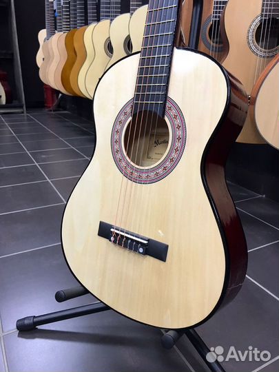 Классическая гитара 1/2 Натуральная Новая