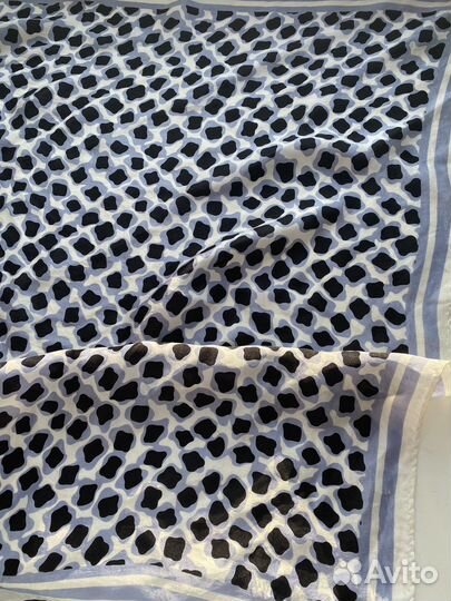 Шелковый шейный платок 50х50