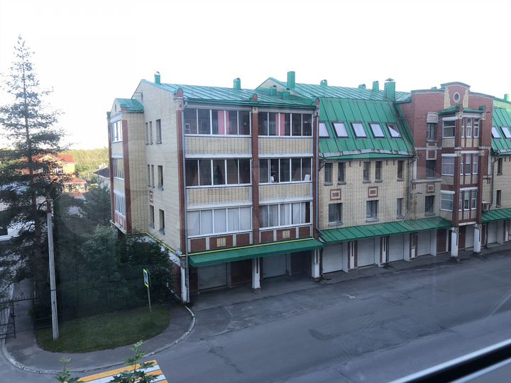 4-к. квартира, 122 м², 3/5 эт.