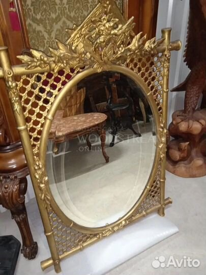 Зеркало настенное. Винтаж. Европейская мебель