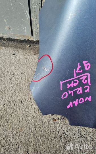 Крыло правое переднее. Под ремонт