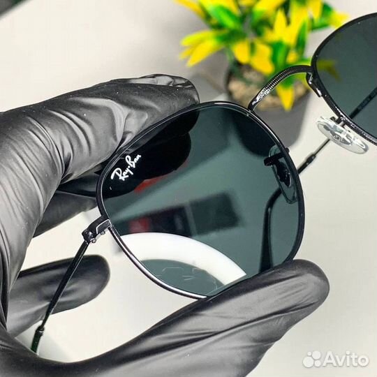 Солнцезащитные очки Ray-Ban
