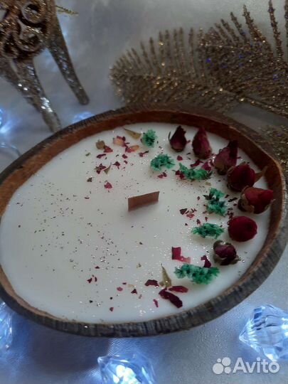 Свеча в кокосе