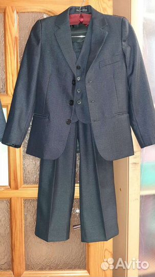 Костюм школьный 28р