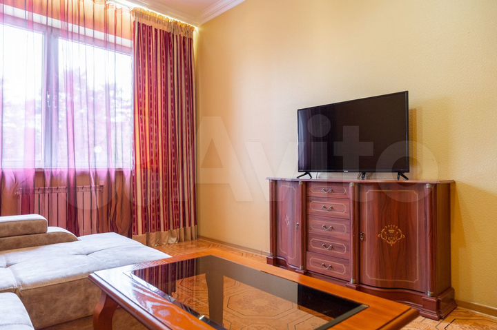 2-к. квартира, 68 м², 2/24 эт.