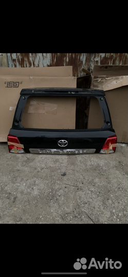 Крышка багажника оригинал на Land cruiser 200