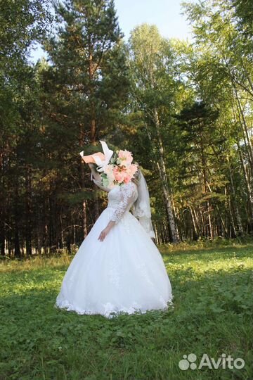 Свадебное платье