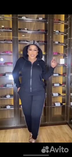 Спортивный костюм в стразах женский