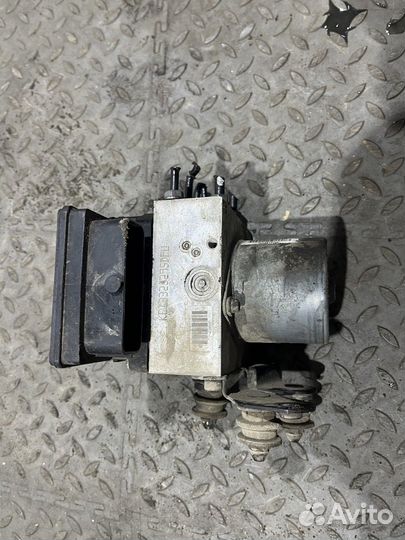 Блок ABS (насос) (Volkswagen Passat CC)