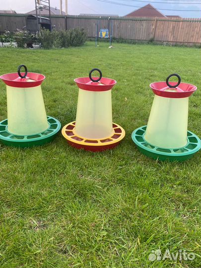 Кормушка для домашней птицы