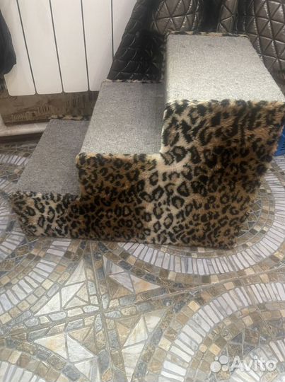 Лесенка для маленькой собачки