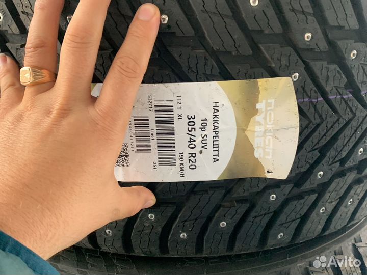 Nokian Tyres Hakkapeliitta 10p SUV 275/45 R20 и 305/40 R20 110T