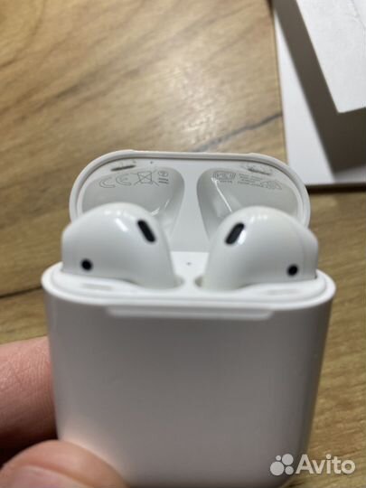 AirPods 2