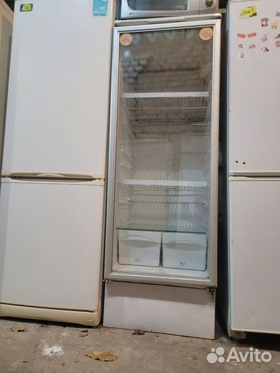 Холодильник с стеклянной дверью