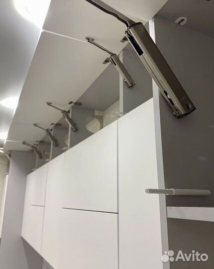 Прямой кухонный гарнитур современный