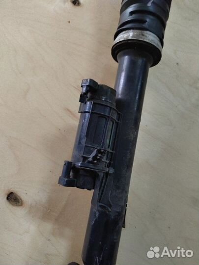 Амортизатор задний задний правый Mercedes-Benz