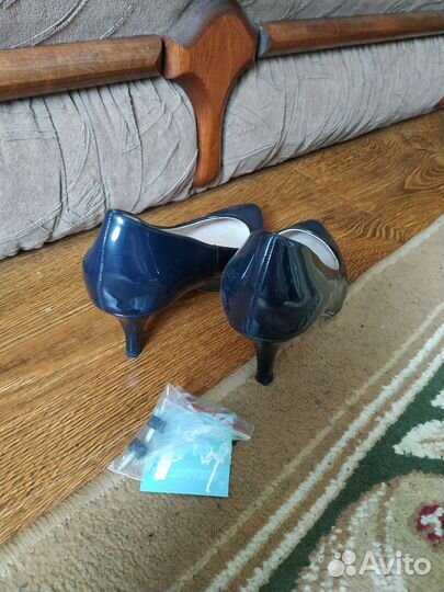 Кожаные лаковые туфли