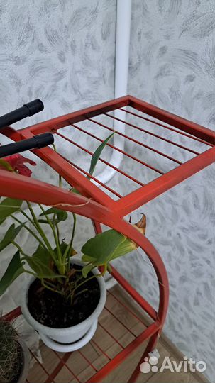 Подставка для цветов напольная металлическая