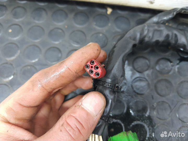 Проводка двери левой