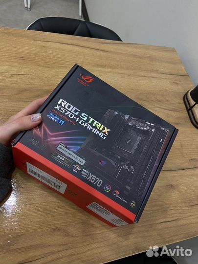 Материнская плата asus ROG strix X570-1 gaming