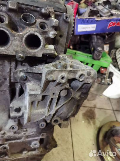 Корпус помпы Пежо Ситроен Peugeot Citroen