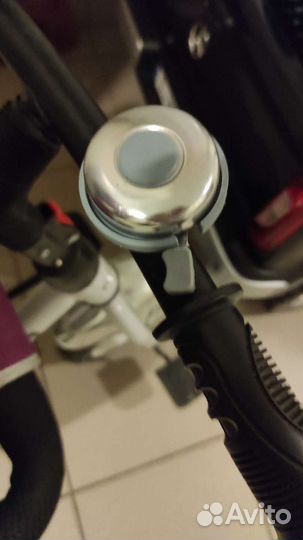 Велосипед с ручкой трёхколёсный