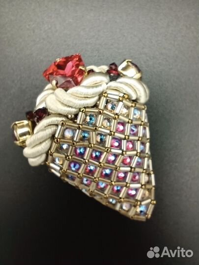 Брошь ручной работы