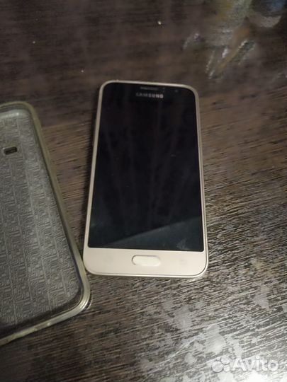 Samsung Galaxy J2 (2016), 8 ГБ