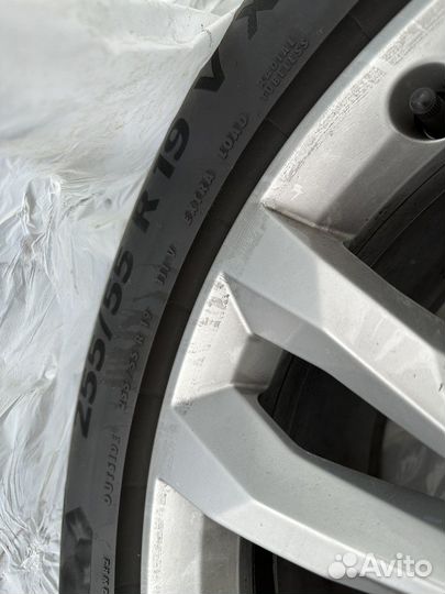 Продам комплект резины с дисками audi
